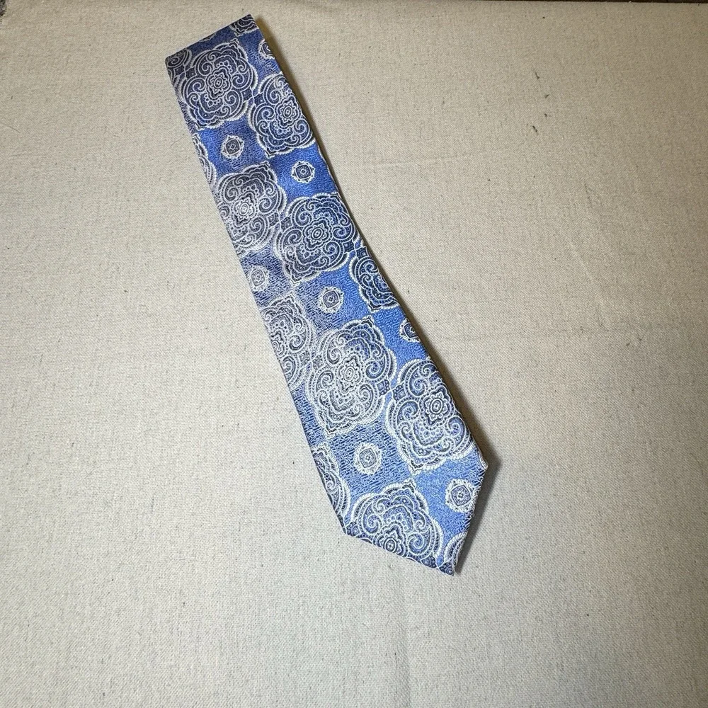 Paul Fredrick Silk Tie Mens OS Blue Silver‎ Medallion Paisley Formal Regencycore